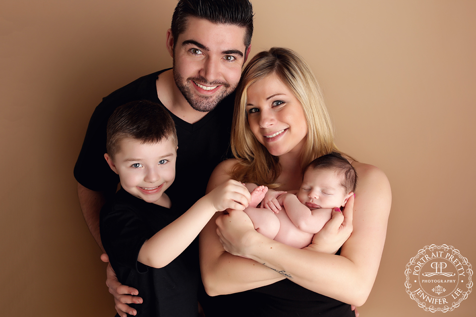 studio family portraits newborn